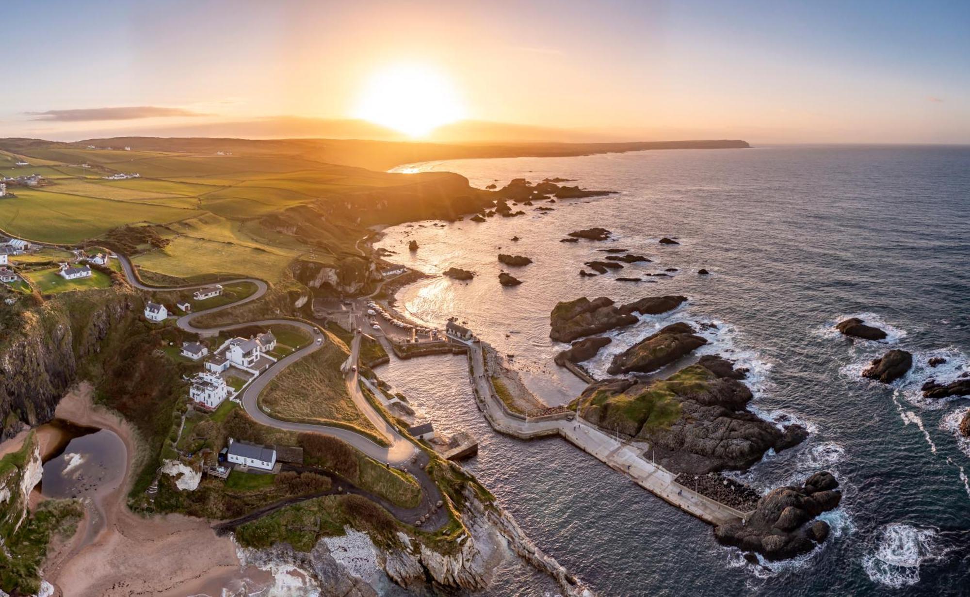 Dunnaglea Cottage, Ballintoy Exteriör bild